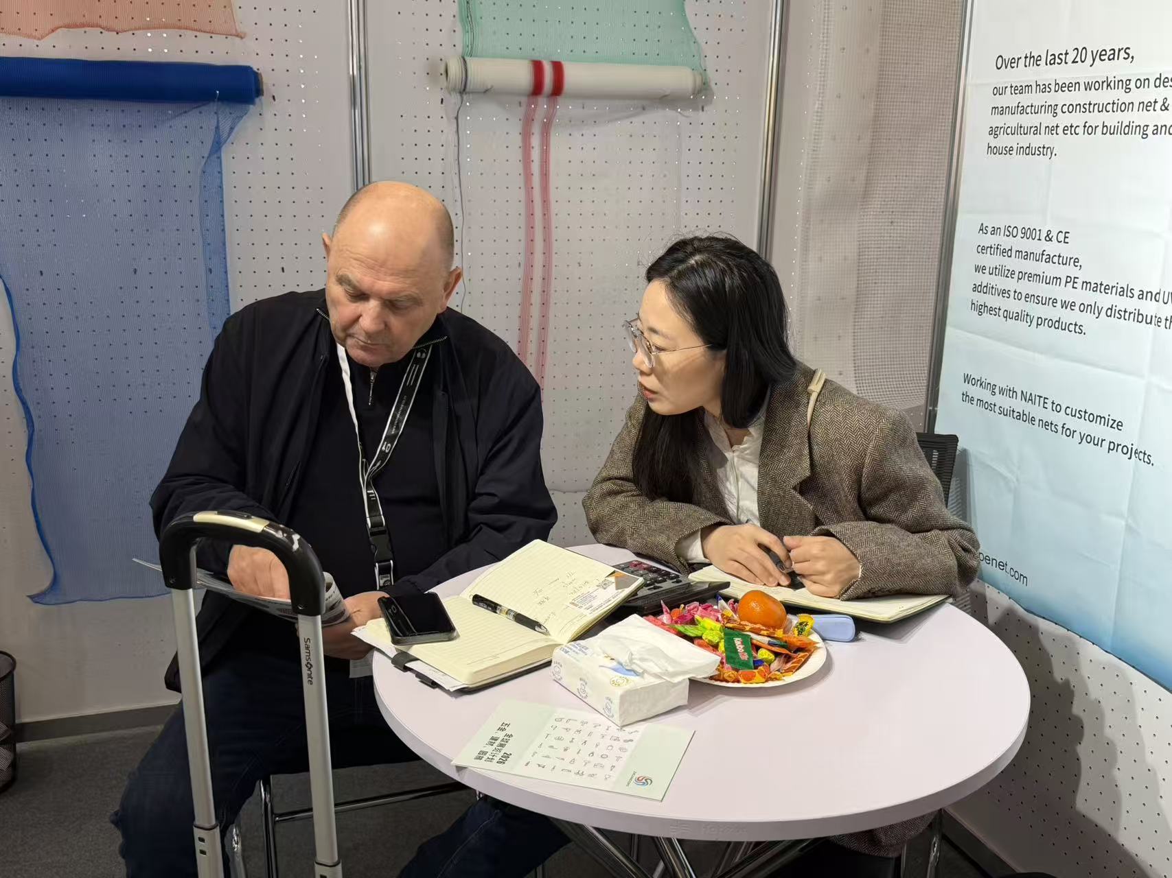 B2B trade exhibition meeting with global buyers